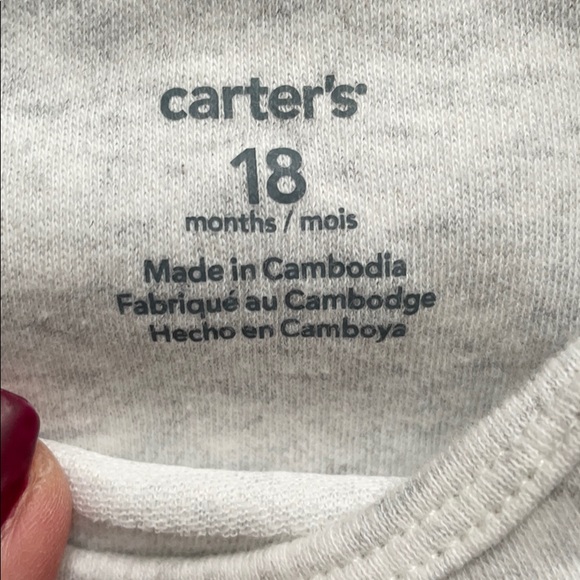 🎀Carter’s 4 long sleeve, onesie tops bundle🎀 - Picture 10 of 10